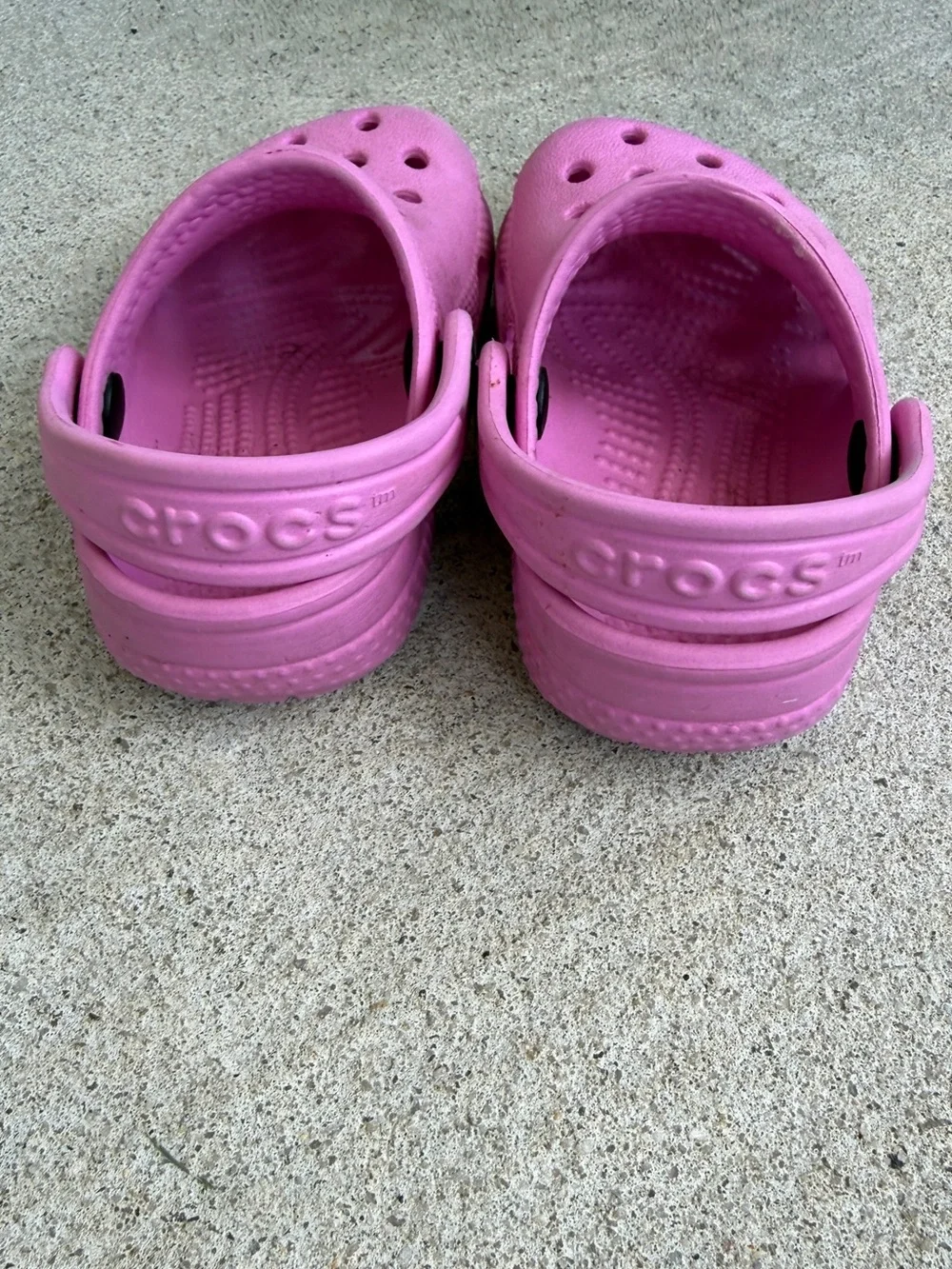 CROCS Kids Classic Clog in Bright Pink